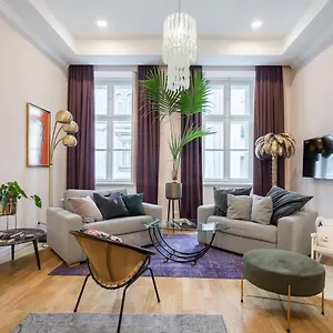 Bpr Adagio Design With A/c Apartamento Budapest